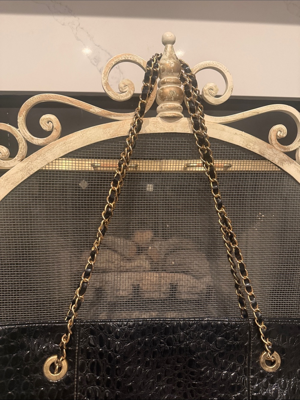 St. John Black Croc-Embossed Chain Shoulder Bag with Gold Hardware - Picture 4 of 13